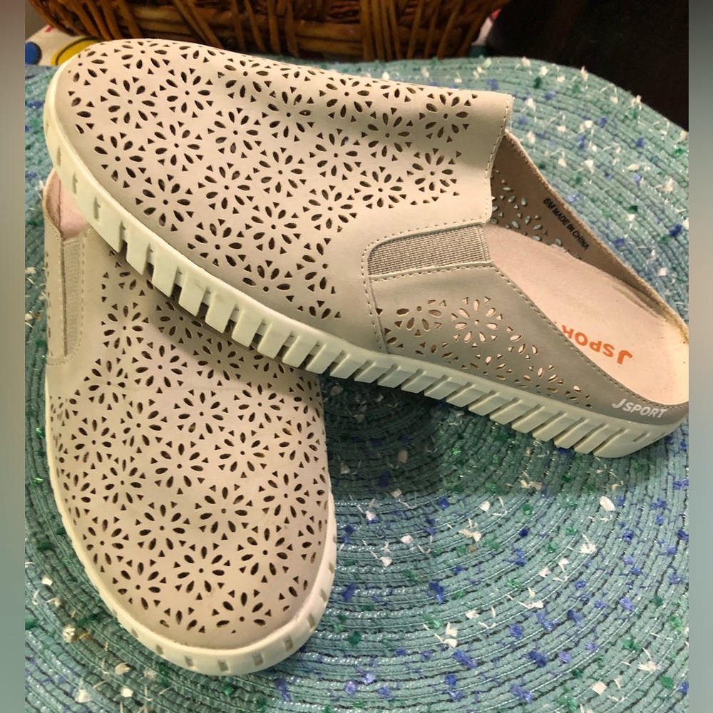 Woman’s J SPORT Shoe